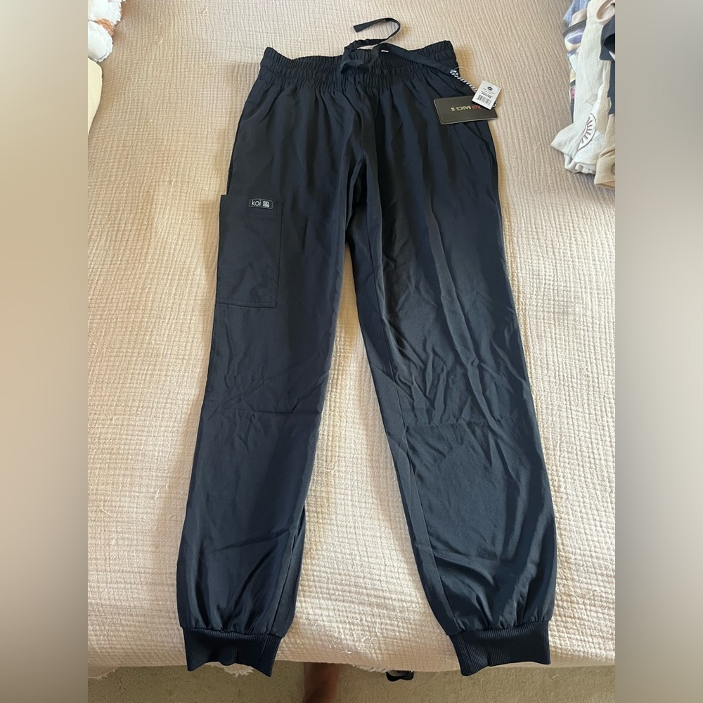 Koi scrub bottoms